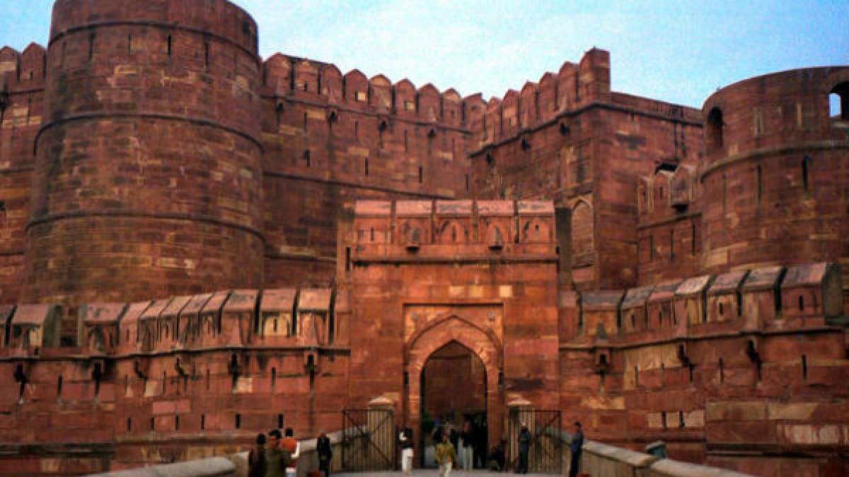 ಮನಸೂರೆಗೊಳ್ಳುತ್ತಿರುವ ಐತಿಹಾಸಿಕ ತಾಜ್ ಕೋಟೆ Interesting Facts About Agra