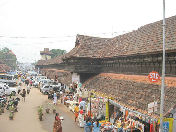 ಶ್ರೀ ಪದ್ಮನಾಭ ಸ್ವಾಮಿ ದೇವಾಲಯ, ತಿರುವನಂತಪುರಂ, ಕೇರಳ: