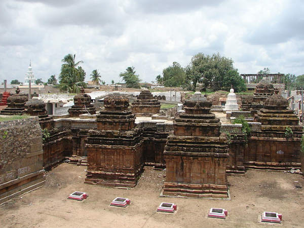 ನವಲಿಂಗ ದೇವಸ್ಥಾನ, ಕುಕನೂರು: