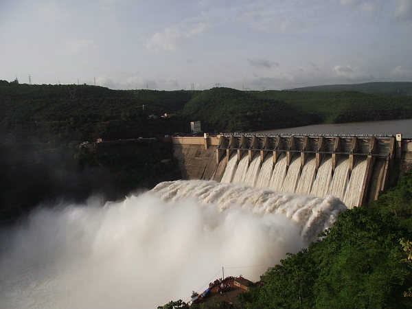 ವಿಶಾಲಕಾಯದ ಶ್ರೀಶೈಲಂ ಆಣೆಕಟ್ಟು ವಿಶಾಲಕಾಯದ ಶ್ರೀಶೈಲಂ ಆಣೆಕಟ್ಟು