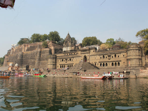 ಆಕರ್ಷಕ ಮಹೇಶ್ವರ: