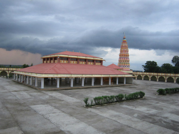 ಆಕರ್ಷಕ ಮಹೇಶ್ವರ: