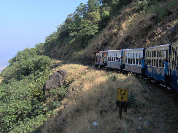 3. ಮಾಥೇರಾನ್ ಪರ್ವತ ರೈಲು: