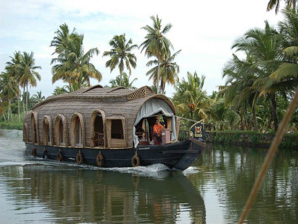 ಪ್ರಣಯದಾನಂದವನ್ನು ವೃದ್ಧಿಸುವ ಸ್ಥಳಗಳು: