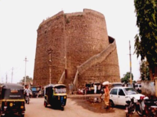 ವಿಜಯಪುರ ಹಾಗೂ ಗೋಲಗುಮ್ಮಟ: