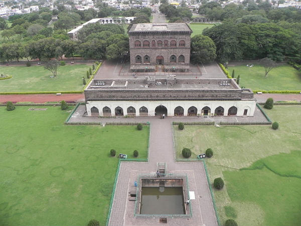 ವಿಜಯಪುರ ಹಾಗೂ ಗೋಲಗುಮ್ಮಟ: