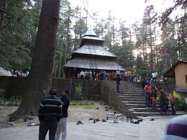 ಕುತೂಹಲ ಹುಟ್ಟಿಸುವ ದೇವಾಲಯಗಳು: