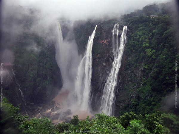 ನಯನ ಮನೋಹರ ಶರಾವತಿ: