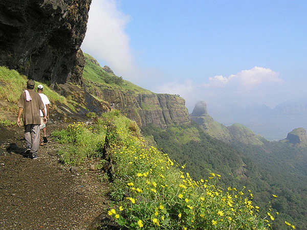 ಭಂಡಾರದರಾ ಹಾಗೂ ಸುತ್ತಮುತ್ತಲು: