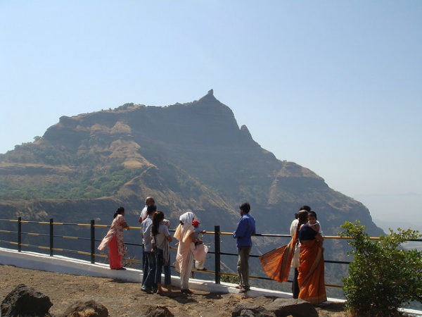 ಭಂಡಾರದರಾ ಹಾಗೂ ಸುತ್ತಮುತ್ತಲು: