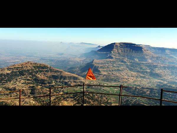 ಮಹಾರಾಷ್ಟ್ರದ ಮೌಂಟ್ ಎವರೆಸ್ಟ್ ಮಹಾರಾಷ್ಟ್ರದ ಮೌಂಟ್ ಎವರೆಸ್ಟ್