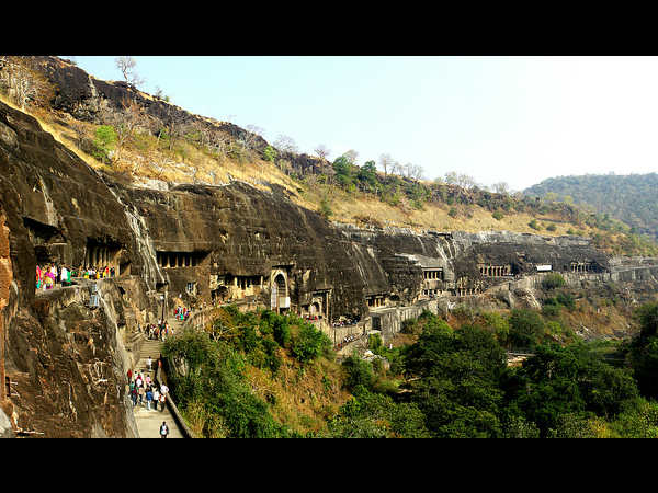 ಮಹಾರಾಷ್ಟ್ರದ ಐದು ಅದ್ಭುತ ರಚನೆಗಳು ಮಹಾರಾಷ್ಟ್ರದ ಐದು ಅದ್ಭುತ ರಚನೆಗಳು