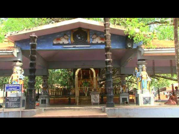 ಪಡನೀಲಂನ ಪರಬ್ರಹ್ಮನ ದೇವಾಲಯ ಪಡನೀಲಂನ ಪರಬ್ರಹ್ಮನ ದೇವಾಲಯ