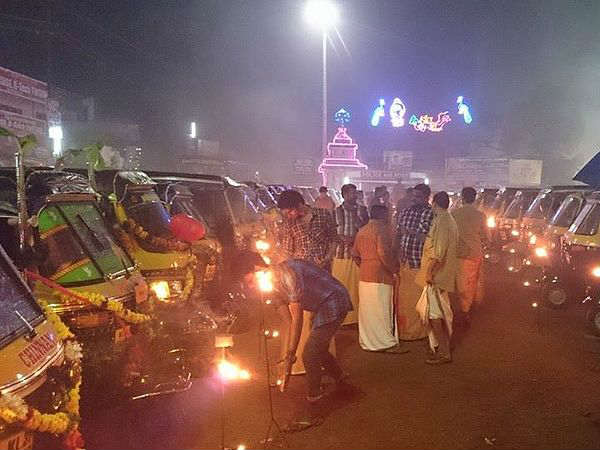ಪಡನೀಲಂನ ಪರಬ್ರಹ್ಮನ ದೇವಾಲಯ ಪಡನೀಲಂನ ಪರಬ್ರಹ್ಮನ ದೇವಾಲಯ