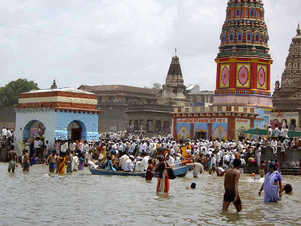 ಸಕಲ ಕಷ್ಟಗಳನ್ನು ನಿವಾರಿಸುವ ಪಂಢರಪುರದ ವಿಠ್ಠಲ ಸಕಲ ಕಷ್ಟಗಳನ್ನು ನಿವಾರಿಸುವ ಪಂಢರಪುರದ ವಿಠ್ಠಲ