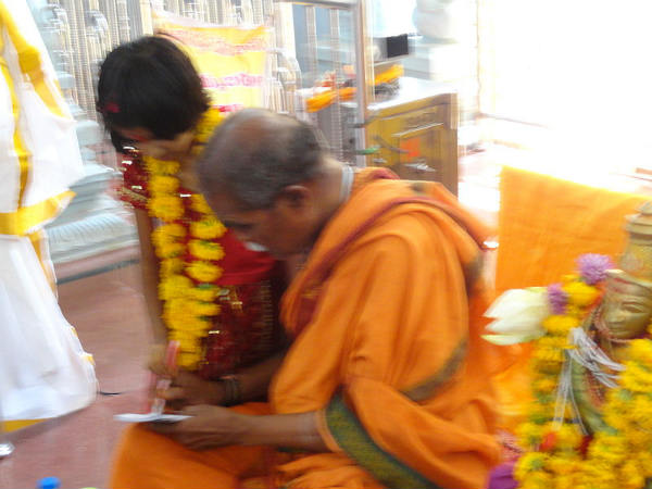 ಇದು ಬಾಸರ ಅಪರೂಪದ ಸರಸ್ವತಿ ದೇವಾಲಯ ಇದು ಬಾಸರ ಅಪರೂಪದ ಸರಸ್ವತಿ ದೇವಾಲಯ