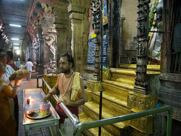 ಅದ್ಭುತ ದಂತಕಥೆಯ ಮೀನಾಕ್ಷಿ ದೇವಾಲಯ: