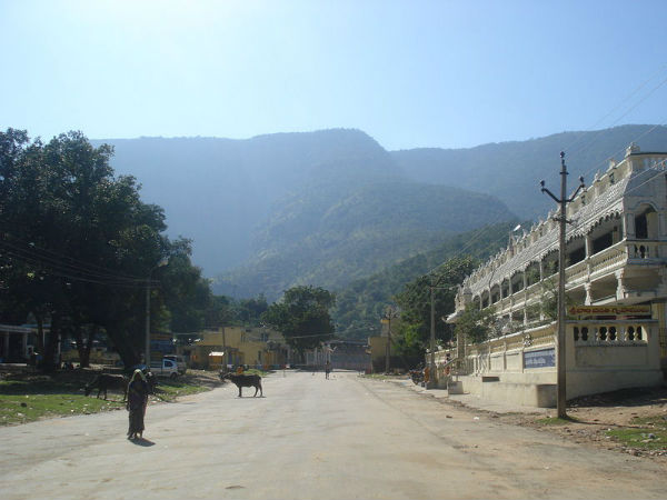 ಪ್ರಮುಖ 9 ಲಕ್ಷ್ಮಿ-ನರಸಿಂಹ ದೇವಾಲಯಗಳು: