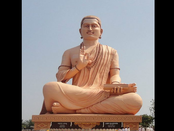 15 ಎತ್ತರದ ಪ್ರತಿಮೆಗಳು: