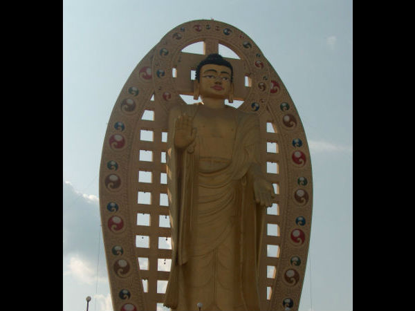 15 ಎತ್ತರದ ಪ್ರತಿಮೆಗಳು: