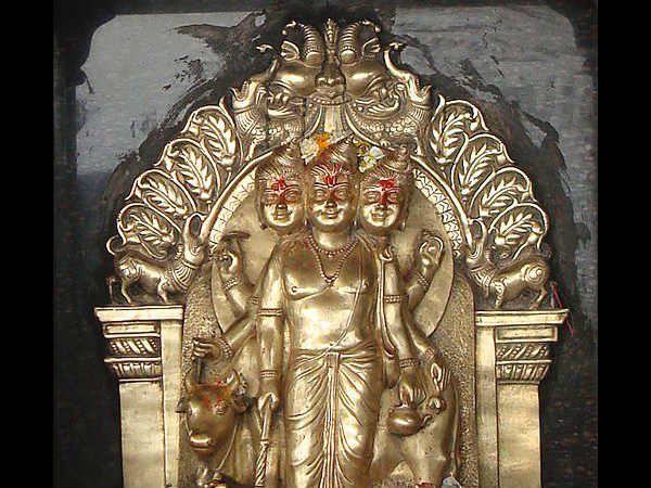 ಮಾನಸಿಕ ಅಸ್ವಸ್ಥತೆ ಶಮನ ಮಾಡುವ ದತ್ತ ಮಂದಿರ! ಮಾನಸಿಕ ಅಸ್ವಸ್ಥತೆ ಶಮನ ಮಾಡುವ ದತ್ತ ಮಂದಿರ!