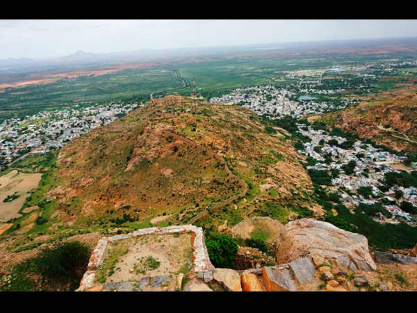 ಅದ್ಭುತ ಮೈಮಾಟದಿಂದ ಮನಸೆಳೆವ ಗೂಟಿ ಕೋಟೆ ಅದ್ಭುತ ಮೈಮಾಟದಿಂದ ಮನಸೆಳೆವ ಗೂಟಿ ಕೋಟೆ