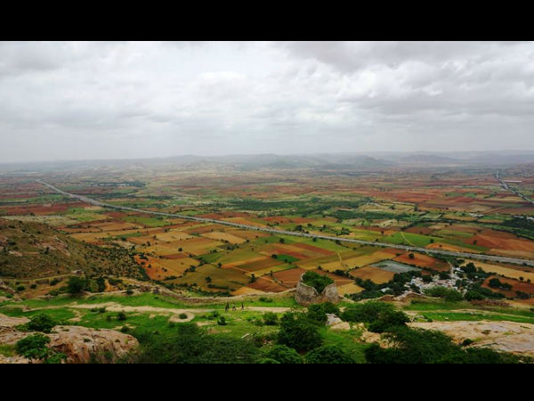 ಅದ್ಭುತ ಮೈಮಾಟದಿಂದ ಮನಸೆಳೆವ ಗೂಟಿ ಕೋಟೆ ಅದ್ಭುತ ಮೈಮಾಟದಿಂದ ಮನಸೆಳೆವ ಗೂಟಿ ಕೋಟೆ