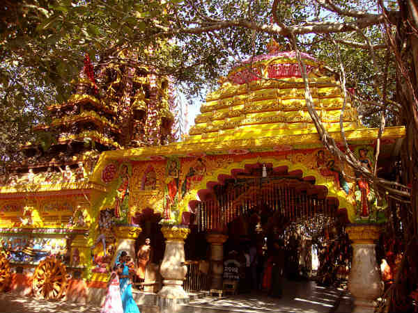 ಶಕ್ತಿಶಾಲಿ ಬಾಬಾ ಗೋರಕನಾಥ ದೇವಾಲಯ ಶಕ್ತಿಶಾಲಿ ಬಾಬಾ ಗೋರಕನಾಥ ದೇವಾಲಯ