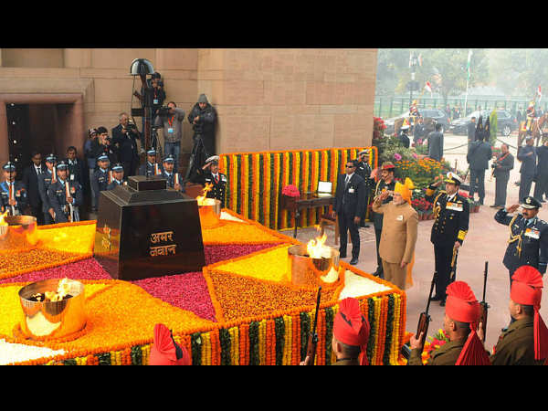 ಕಾರ್ಗಿಲ್ ಯುದ್ಧ ನೆನಪಿಸಿಕೊಳ್ಳುವ ಇಂಡಿಯಾ ಗೇಟ್ ಕಾರ್ಗಿಲ್ ಯುದ್ಧ ನೆನಪಿಸಿಕೊಳ್ಳುವ ಇಂಡಿಯಾ ಗೇಟ್