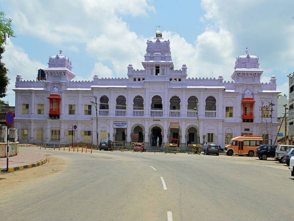 ಕುದುರೆಮುಖ ಮಾನವ ಶರೀರದ ಹಯಗ್ರೀವ ಸ್ವಾಮಿ ಕುದುರೆಮುಖ ಮಾನವ ಶರೀರದ ಹಯಗ್ರೀವ ಸ್ವಾಮಿ