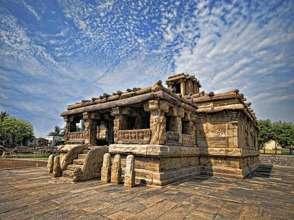 ಅತ್ಯಂತ ಪುರಾತನ ದೇವಾಲಯಗಳು: