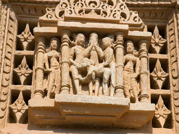 ನಗ್ಡಾದ ಅತ್ತೆ ಸೊಸೆ ದೇವಾಲಯ :