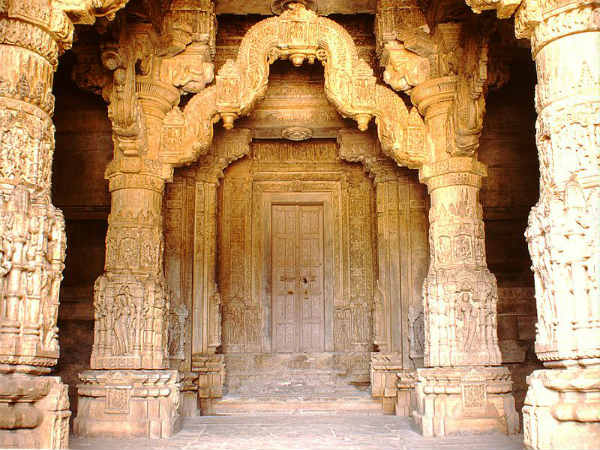 ನಗ್ಡಾದ ಅತ್ತೆ ಸೊಸೆ ದೇವಾಲಯ :
