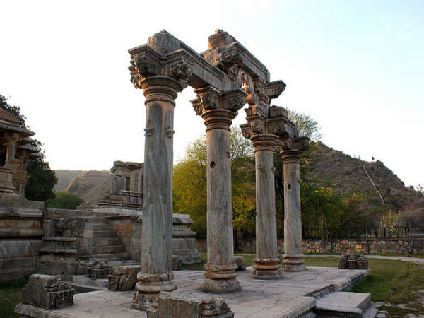 ನಗ್ಡಾದ ಅತ್ತೆ ಸೊಸೆ ದೇವಾಲಯ :