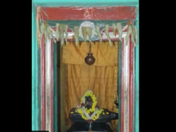 ಗುಳಿ ಗುಳಿ ಶಂಕರ, ಇದು ಮಾಯಾ ಹೊಂಡ! ಗುಳಿ ಗುಳಿ ಶಂಕರ, ಇದು ಮಾಯಾ ಹೊಂಡ!