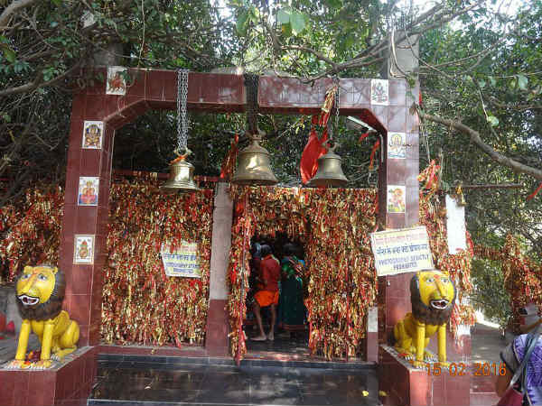 ಇಷ್ಟಾರ್ಥ ಈಡೇರಿದಲ್ಲಿ ಘಂಟೆ ನೀಡಿ ಕೃತಾರ್ಥರಾಗಿ ಇಷ್ಟಾರ್ಥ ಈಡೇರಿದಲ್ಲಿ ಘಂಟೆ ನೀಡಿ ಕೃತಾರ್ಥರಾಗಿ