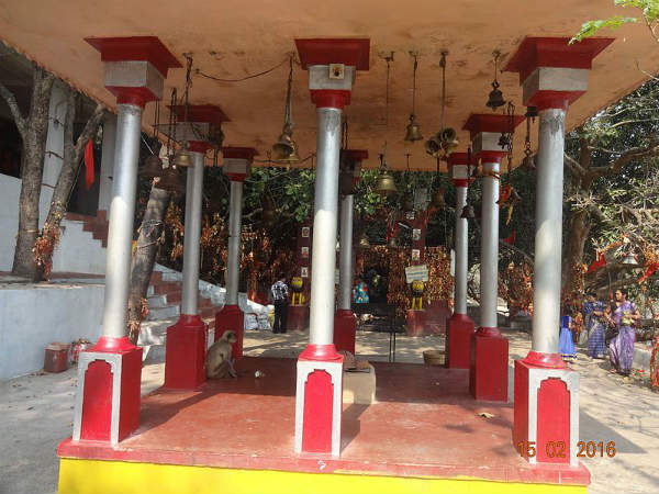 ಇಷ್ಟಾರ್ಥ ಈಡೇರಿದಲ್ಲಿ ಘಂಟೆ ನೀಡಿ ಕೃತಾರ್ಥರಾಗಿ ಇಷ್ಟಾರ್ಥ ಈಡೇರಿದಲ್ಲಿ ಘಂಟೆ ನೀಡಿ ಕೃತಾರ್ಥರಾಗಿ