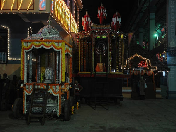 ಚೆಂಡಾಟ ಇಷ್ಟಪಡುವ ರಾಜರಾಜೇಶ್ವರಿ ದೇವಿ! ಚೆಂಡಾಟ ಇಷ್ಟಪಡುವ ರಾಜರಾಜೇಶ್ವರಿ ದೇವಿ!