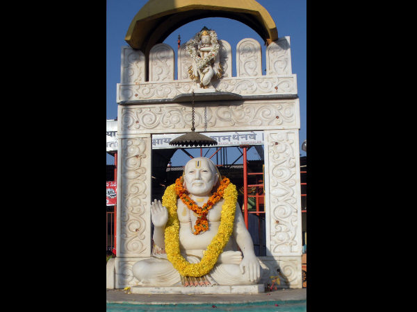 ಮಂತ್ರಾಲಯ ಬಿಟ್ಟು ದಕ್ಷಿಣದಲ್ಲಿರುವ ರಾಯರ 3 ವಿಶಿಷ್ಟ ಸನ್ನಿಧಿಗಳು ಮಂತ್ರಾಲಯ ಬಿಟ್ಟು ದಕ್ಷಿಣದಲ್ಲಿರುವ ರಾಯರ 3 ವಿಶಿಷ್ಟ ಸನ್ನಿಧಿಗಳು