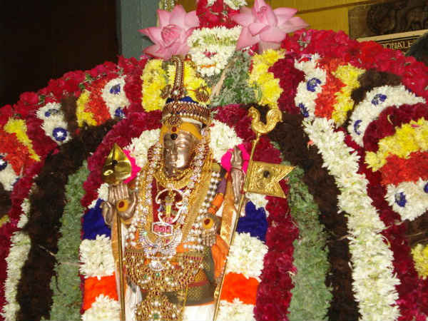 ಶಿವನಿಗೆ ಶಿಕ್ಷಕನಾಗಿರುವ ಸ್ವಾಮಿನಾಥಸ್ವಾಮಿಯ ನೆಲೆ ಶಿವನಿಗೆ ಶಿಕ್ಷಕನಾಗಿರುವ ಸ್ವಾಮಿನಾಥಸ್ವಾಮಿಯ ನೆಲೆ