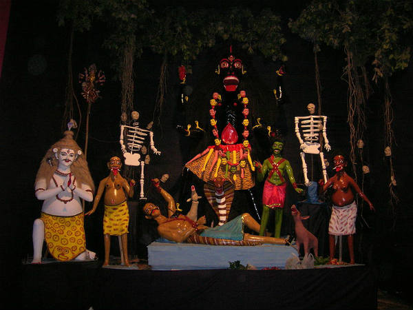 ಚಾಮುಂಡಿ ಬೆಟ್ಟ ಹಾಗೂ ಚಾಮುಂಡೇಶ್ವರಿ ದೇಗುಲ: