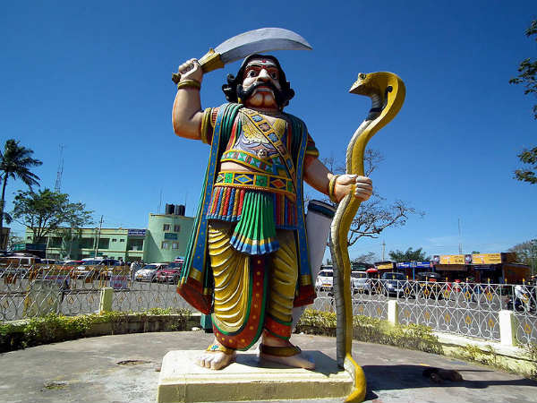 ಚಾಮುಂಡಿ ಬೆಟ್ಟ ಹಾಗೂ ಚಾಮುಂಡೇಶ್ವರಿ ದೇಗುಲ: