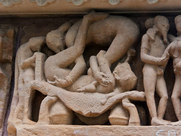 ಆಕರ್ಷಕ ಶಿಲ್ಪಕಲೆ