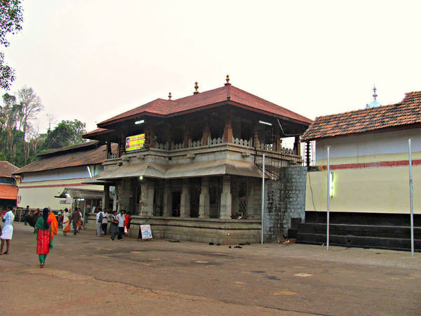 ಎಲ್ಲೆಲ್ಲೂ ಕೋಲಾಹಲ