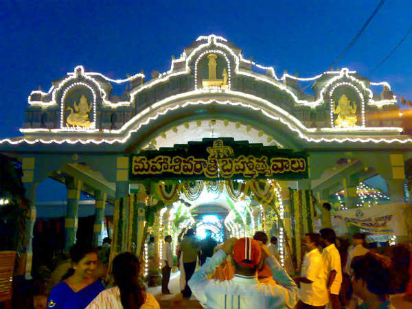 ರೋಚಕ ಕಥೆ