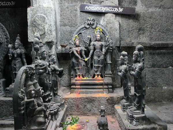 ಶಿವನನ್ನು ಕೊಂಡಾಡಿದರು