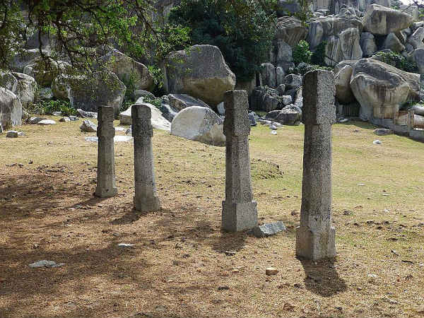 ಆಕರ್ಷಿಸುತ್ತವೆ
