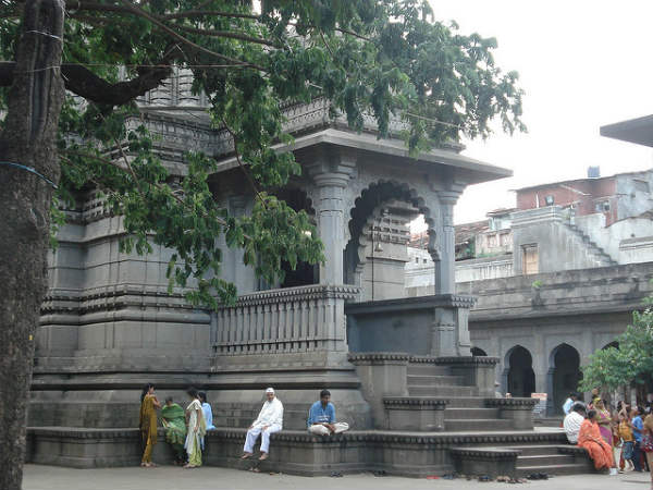 ಕಪ್ಪು ಬಣ್ಣ ಹೊತ್ತು ನಿಂತಿರುವ ಕಾಲಾರಾಮ! ಕಪ್ಪು ಬಣ್ಣ ಹೊತ್ತು ನಿಂತಿರುವ ಕಾಲಾರಾಮ!