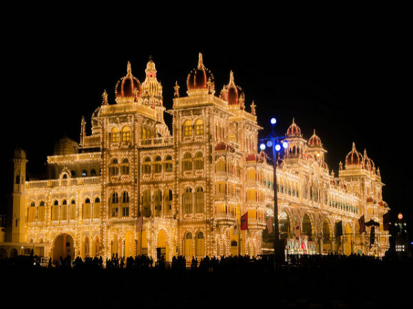 ವೈಭವ ಮೆರೆವ ರಚನೆ