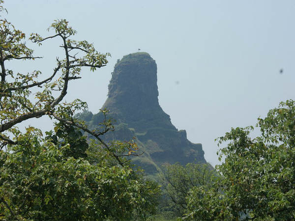 ಮೇಲೊಂದು, ಕೆಳಗೊಂದು